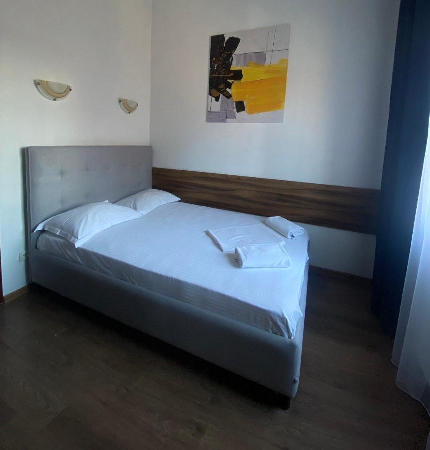 Leogrand Apartments On Kniazia Romana 26 Lviv Kültér fotó
